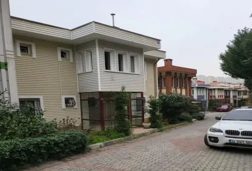 Fully renovated villa for sale in Basaksehir, Istanbul | SH199